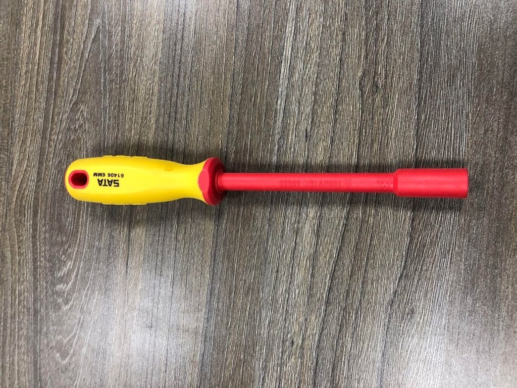 Tua vít đai ốc cách điện 6*125mm SATA 61406