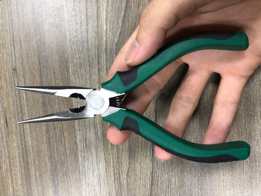Kìm mũi thẳng nhọn 6''SATA 70121A