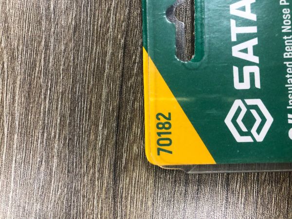 Kìm cắt mũi dài cong cách điện từ 8 inch SATA 70182