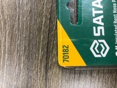 Kìm cắt mũi dài cong cách điện từ 8 inch SATA 70182