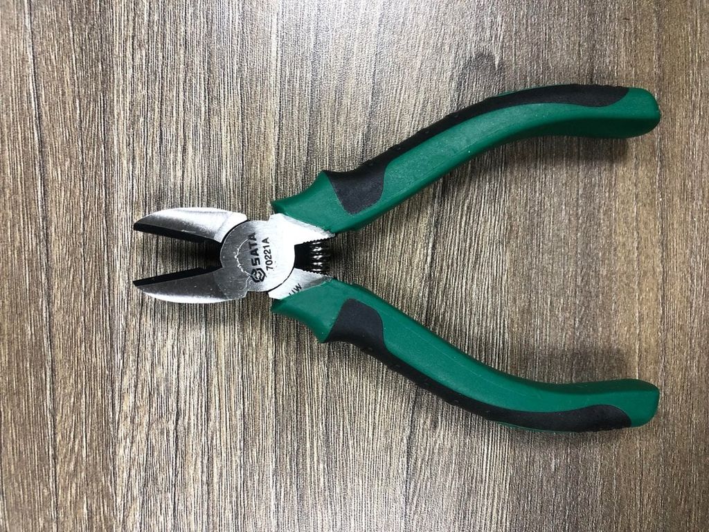 Kìm mũi cong 5 inch SATA 70221A