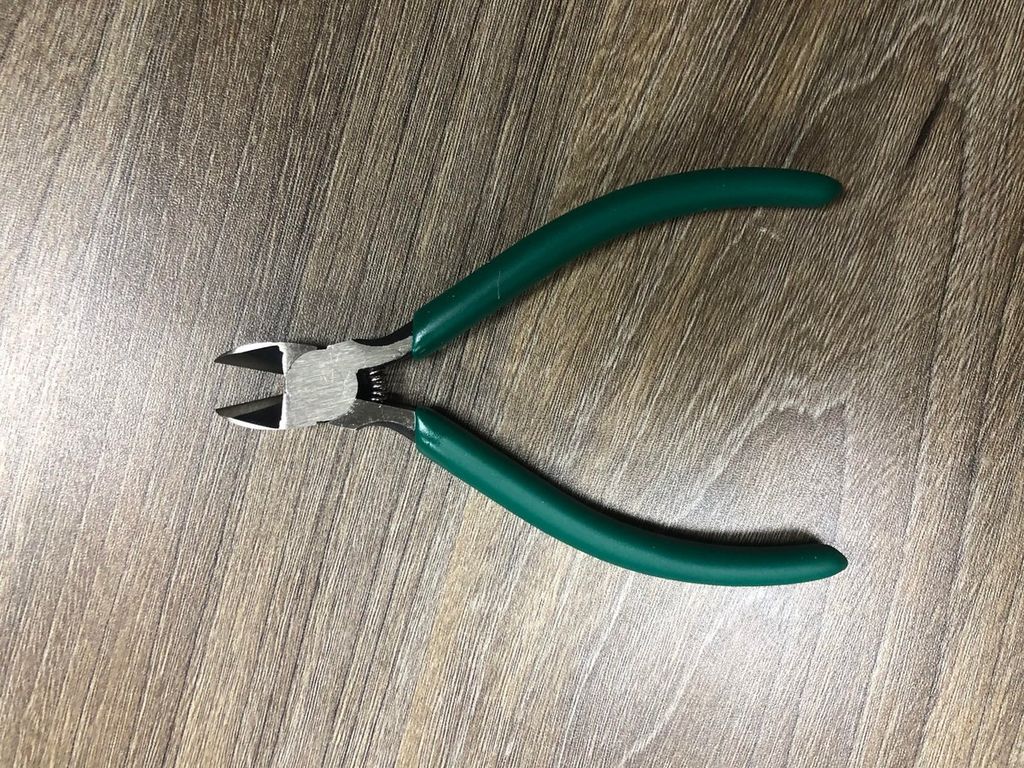 Kìm cắt lưỡi phẳng có lò xo SATA 5 inch 70633