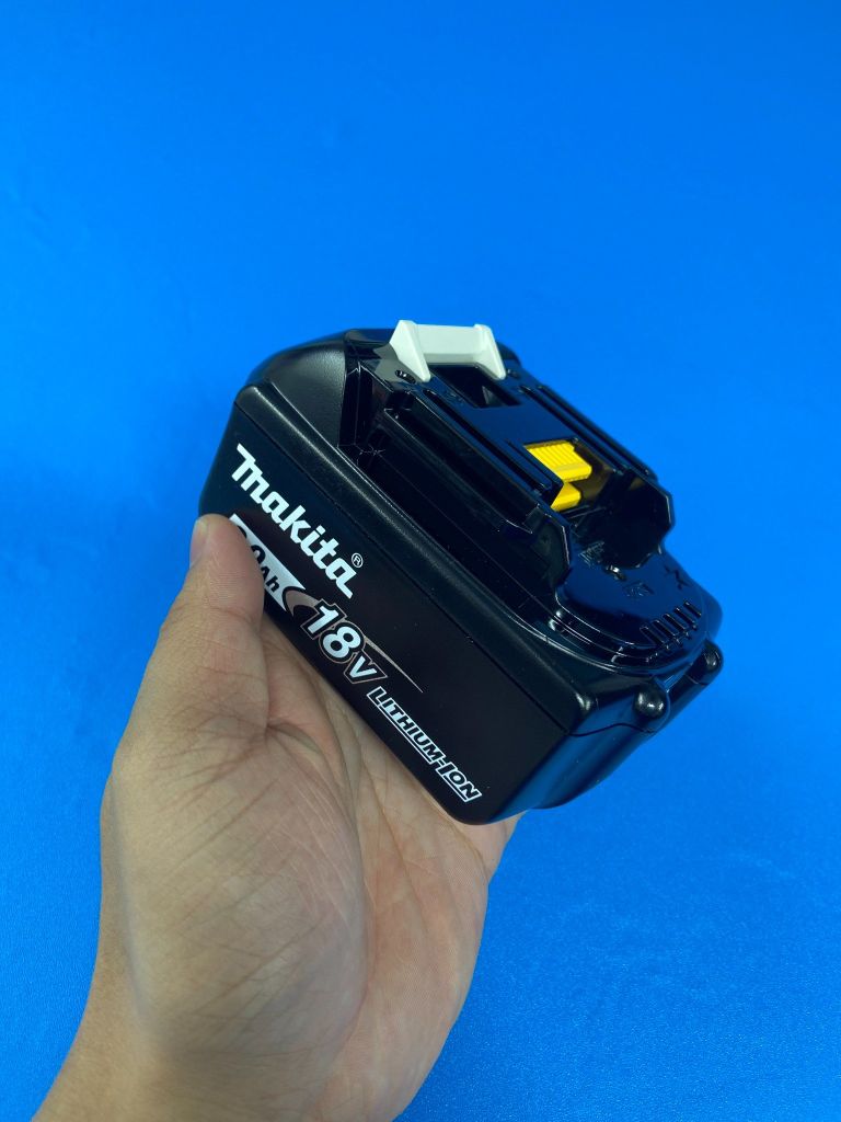 18V Pin Lion 3Ah BL1830B Makita 632G12-3