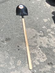 Xẻng thép cán gỗ 1470mm WADFOW WSE2327