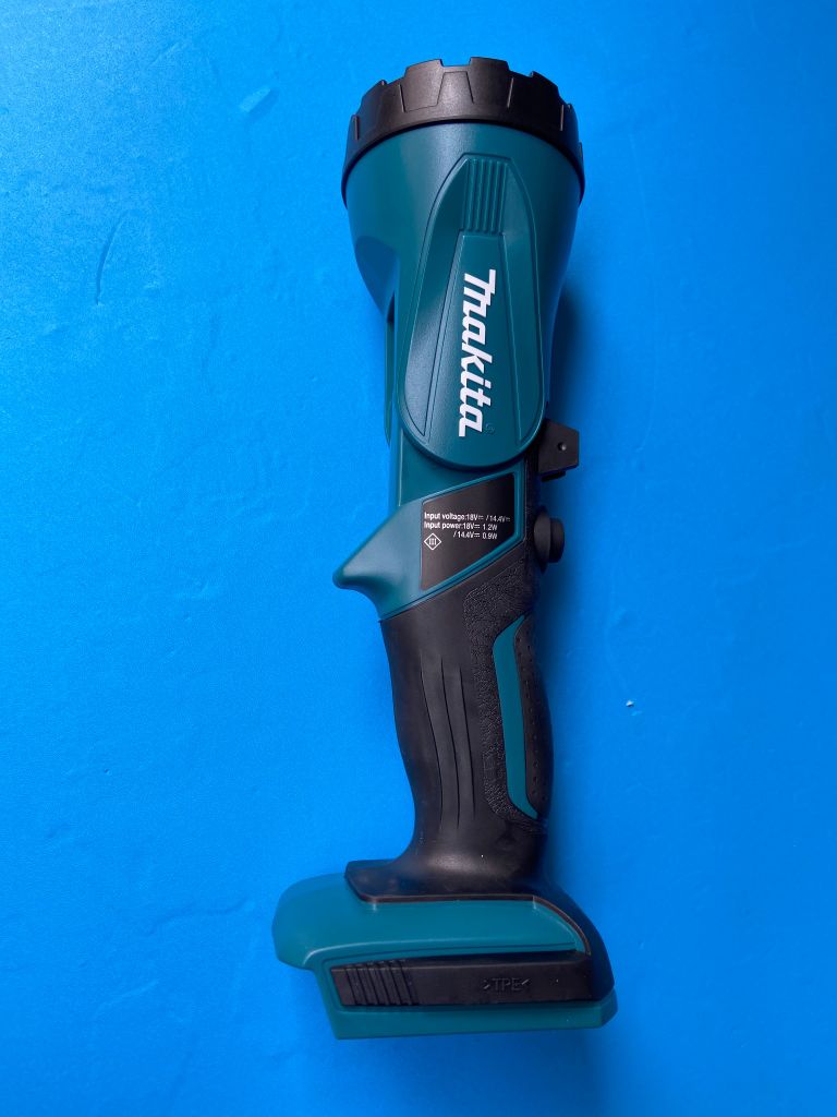 Đèn led dùng pin (14.4V/18V) Makita ML187 (Chưa Pin & Sạc)