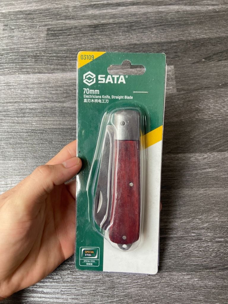 Dao tuốt dây điện lưỡi thẳng SATA 03109