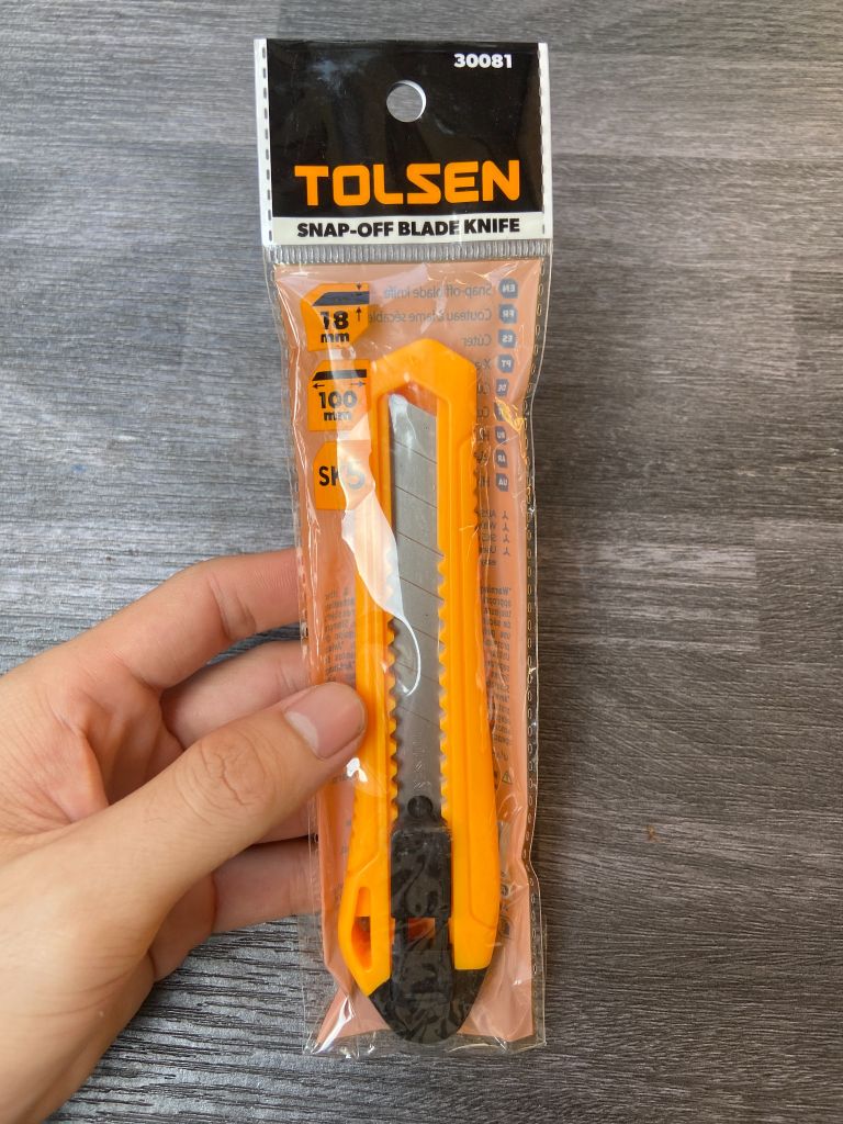 Dao rọc giấy Tolsen 30081 18 x 100 mm (Vàng)