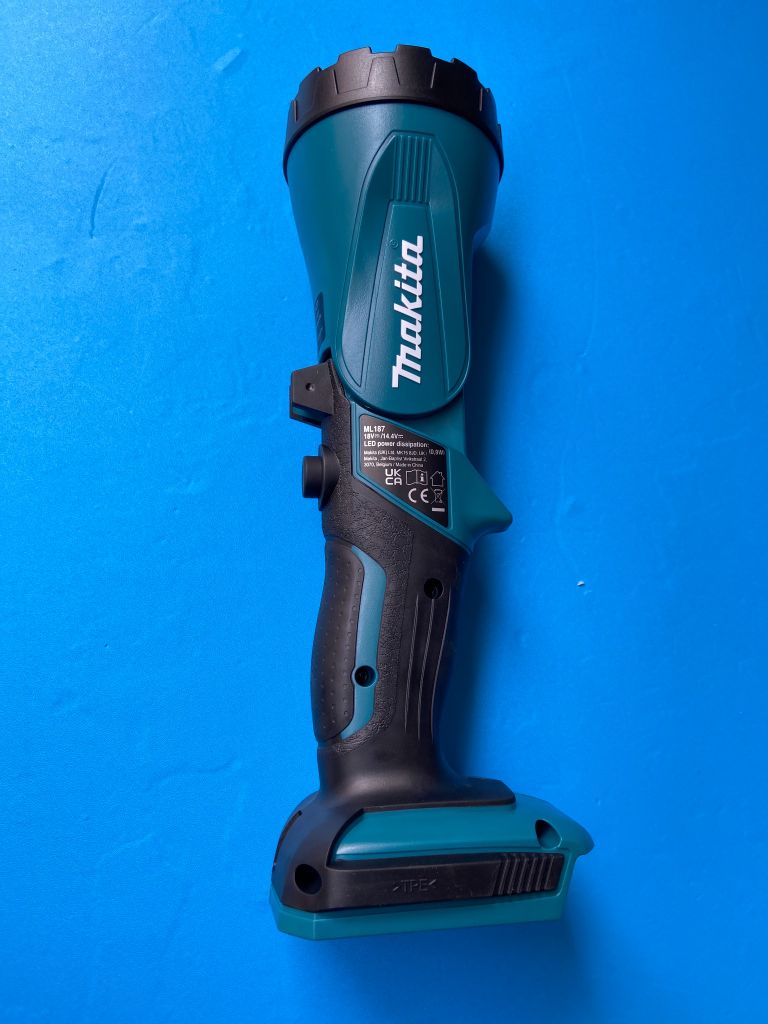 Đèn led dùng pin (14.4V/18V) Makita ML187 (Chưa Pin & Sạc)