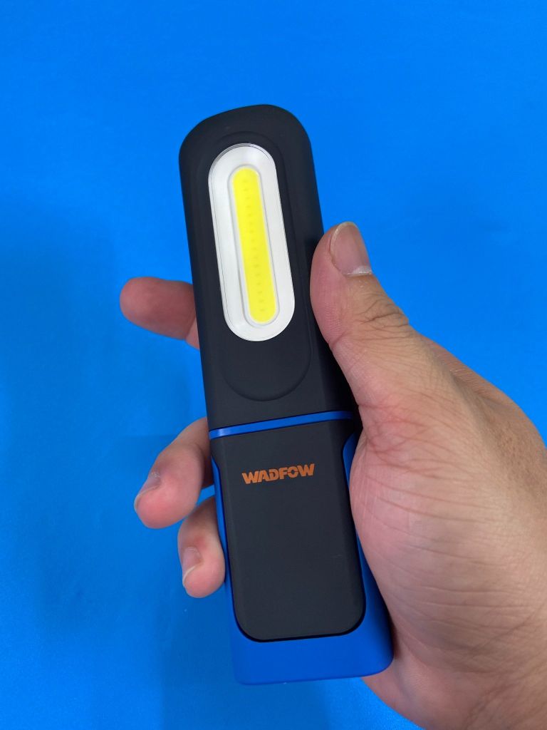 Đèn pin 320Lm Wadfow WFL7508