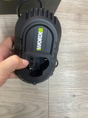 Đế sạc pin 12V Worx WA3713