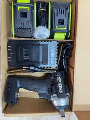 Máy siết bulon cầm tay 20V Worx WE272