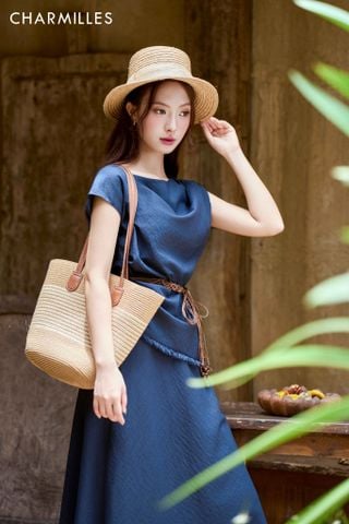 Áo cổ thuyền , gấu tua rua ( Đ)