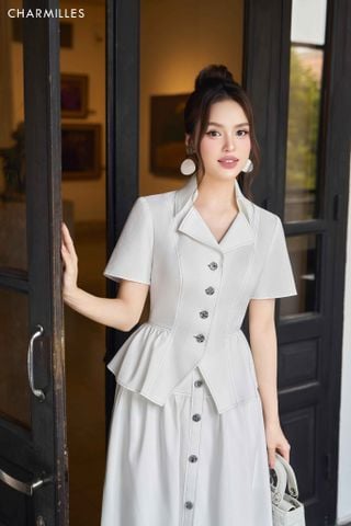 Áo cổ ve , nhún eo