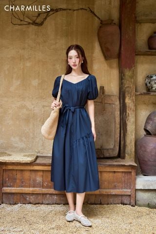 Đầm cổ tim vuông