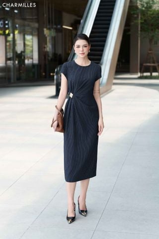 Đầm cổ tròn , nhún eo lệch