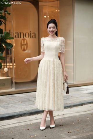 Đầm ren xoè , cổ thuyền