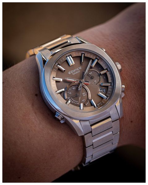 Casio Edifice EQB-1300D-5A - Uy tín từ 2009, Tem vàng chống giả, Bảo hành 1 năm, Pin miễn phí trọn đời 