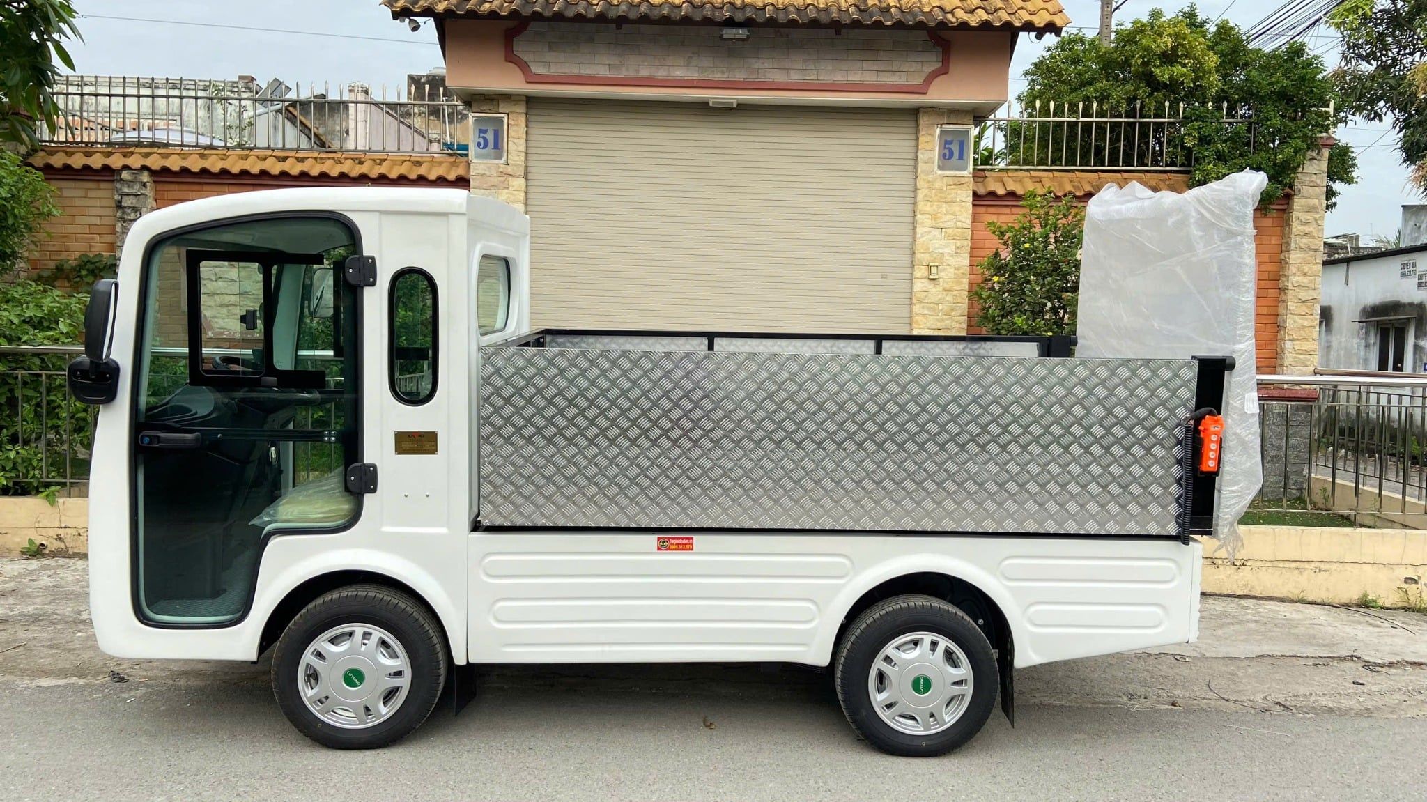 XE ĐIỆN CHỞ HÀNG LT-S2.B.HY6 – XE TẢI ĐIỆN THÙNG LỬNG CÓ BÀN NÂNG