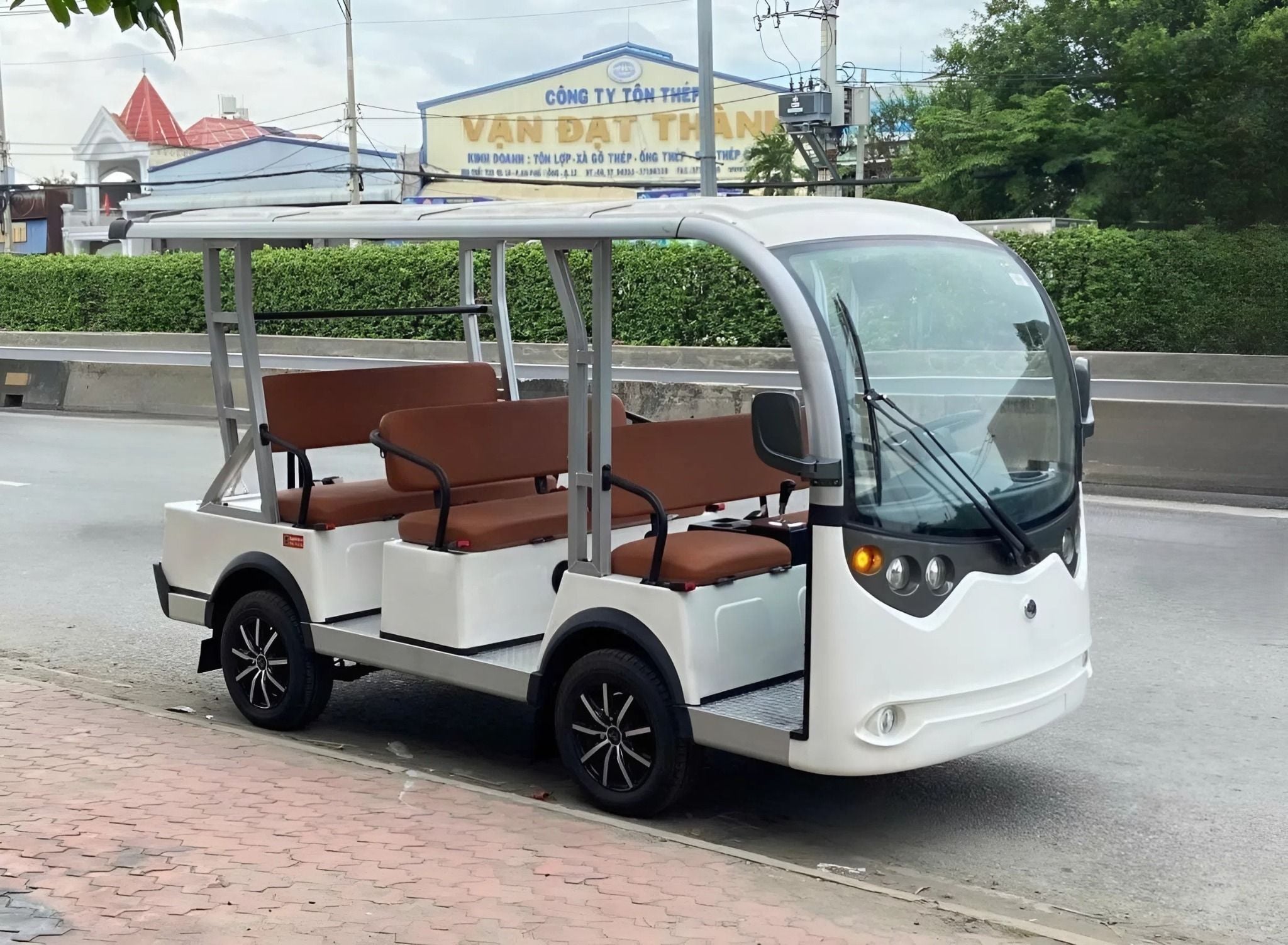 Xe buýt điện chở khách 8 chỗ LT-S8.C LVTONG