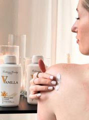 SỮA DƯỠNG THỂ VANILLA - BETTINA BARTY HAND AND BODY LOTION, chai 500ml