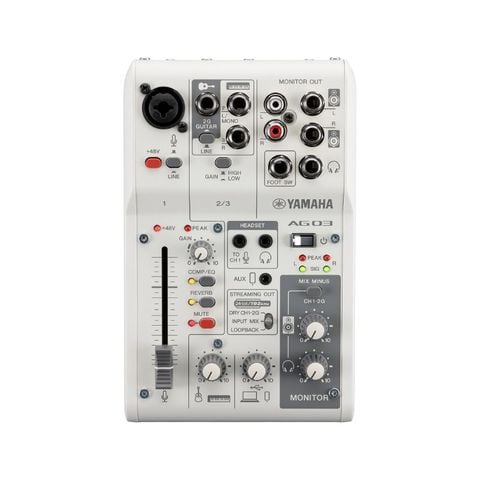 ban-tron-live-stream-yamaha-ag03mk2