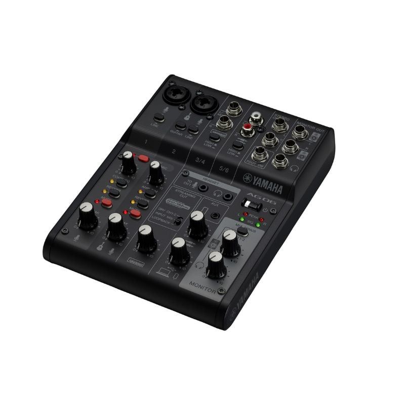 ban-tron-live-stream-yamaha-ag06mk2