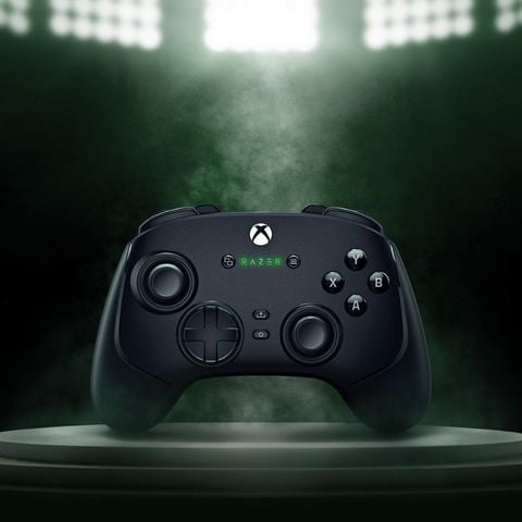 tay-cam-razer-wolverine-v3-pro-hyperspeed-wireless-pc-xbox