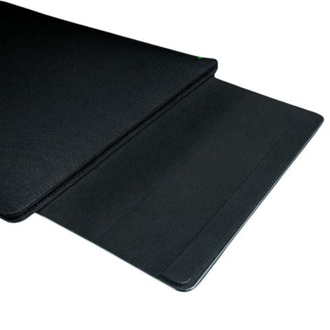 tui-chong-soc-laptop-razer-16