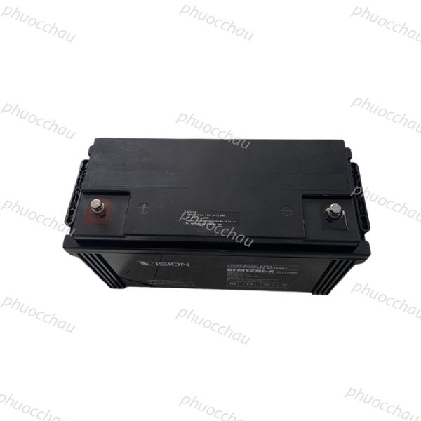 Bình ắc quy VISION 6FM120E-X 12V-120AH nhìn từ trên xuống, rõ 2 cọc bình và tem thông số trên nắp