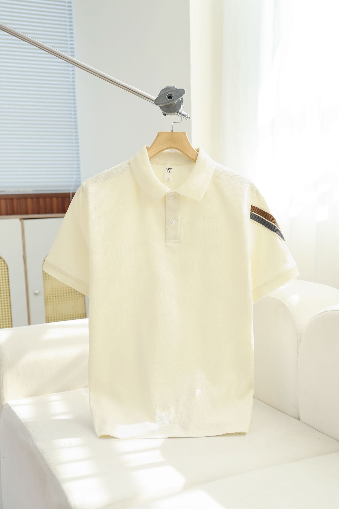 ÁO THUN POLO TRẮNG KEM - P004315