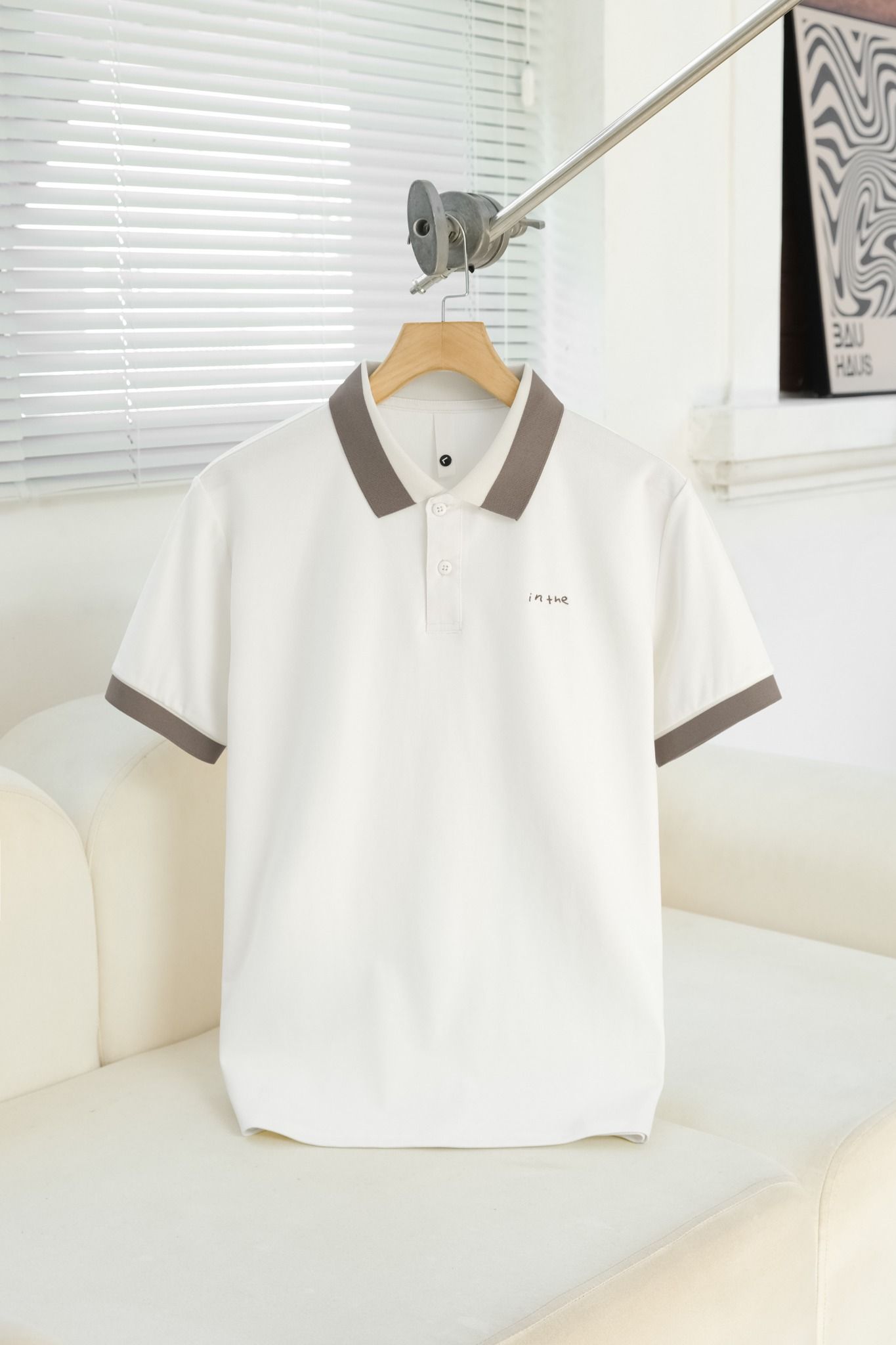ÁO THUN POLO TRẮNG KEM- P004258
