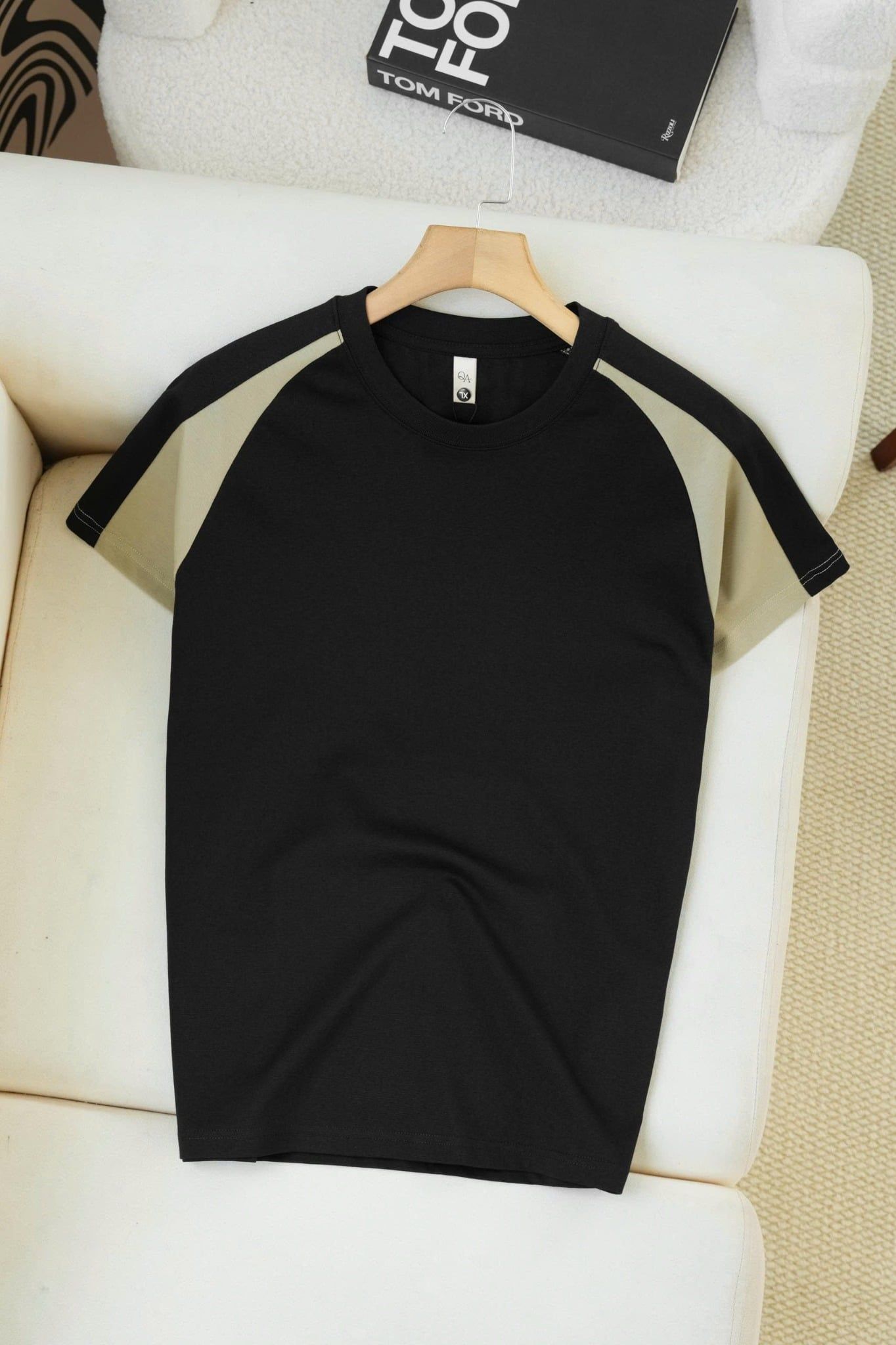 ÁO THUN CỔ TRÒN PHỐI TAY - QA002015