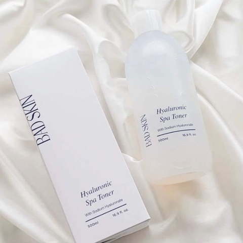 Nước Hoa Hồng Badskin Hyaluronic Spa Toner 500ml, Cân bằng độ ẩm, chống oxy hóa