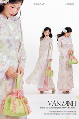 Áo dài tơ hoa Vân Đình - Hoa viền hồng