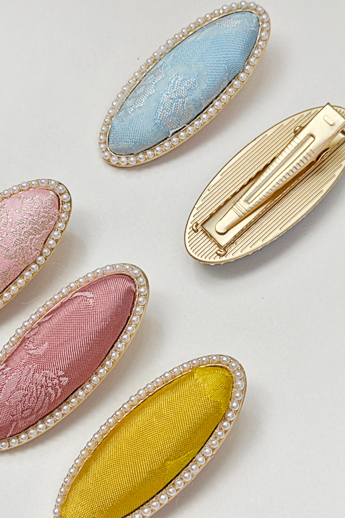 Kẹp tóc bọc lụa tơ tằm Gấm Tiên - Hình bầu dục viền ngọc