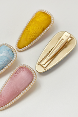 Kẹp tóc bọc lụa tơ tằm Gấm Tiên - Cánh hoa viền hạt ngọc