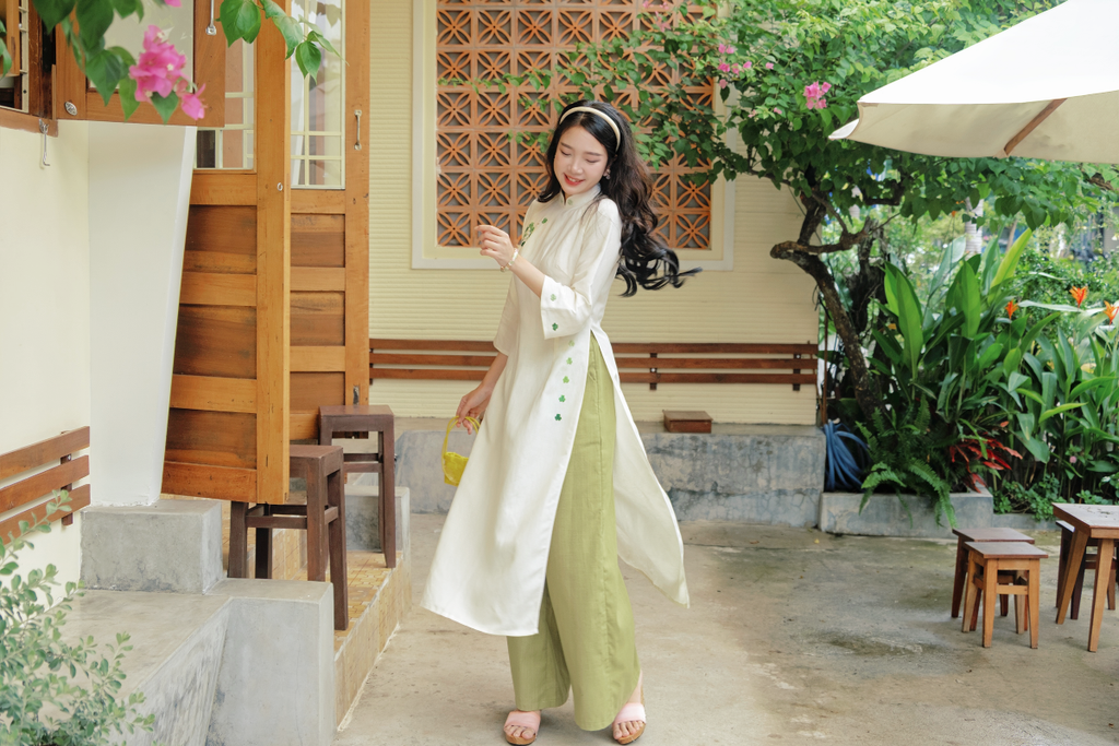 Áo dài linen Thêu tay Nguyệt An