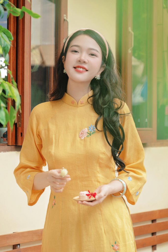 Áo dài linen Thêu tay Nguyệt Mai