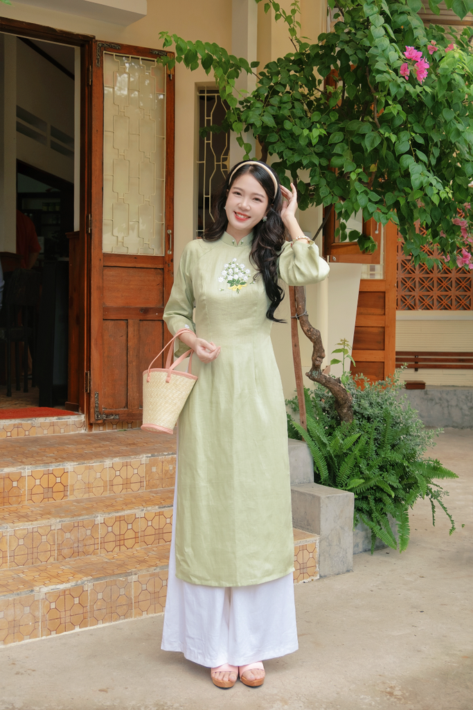 Áo dài linen Thêu tay Nguyệt Trà
