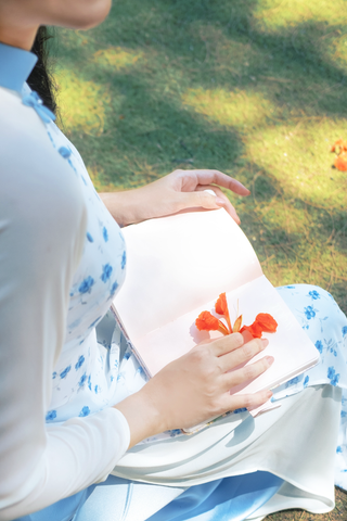 Áo dài Truyền thống Quỳnh Vân