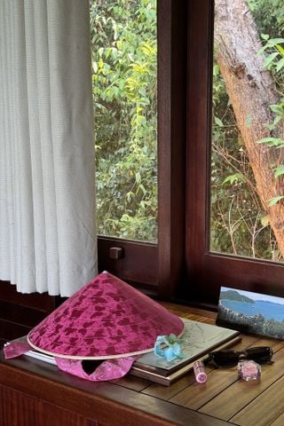 Nón lá bọc vải Hồ điệp - Hồng sen