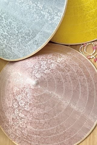 Nón lá bọc vải Chè hoa bưởi - Gấm hồng phấn