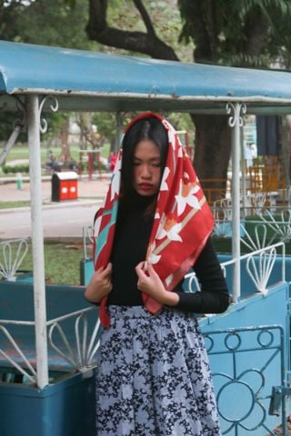 Khăn lụa tơ tằm tự nhiên in họa tiết 1 mặt mã S08