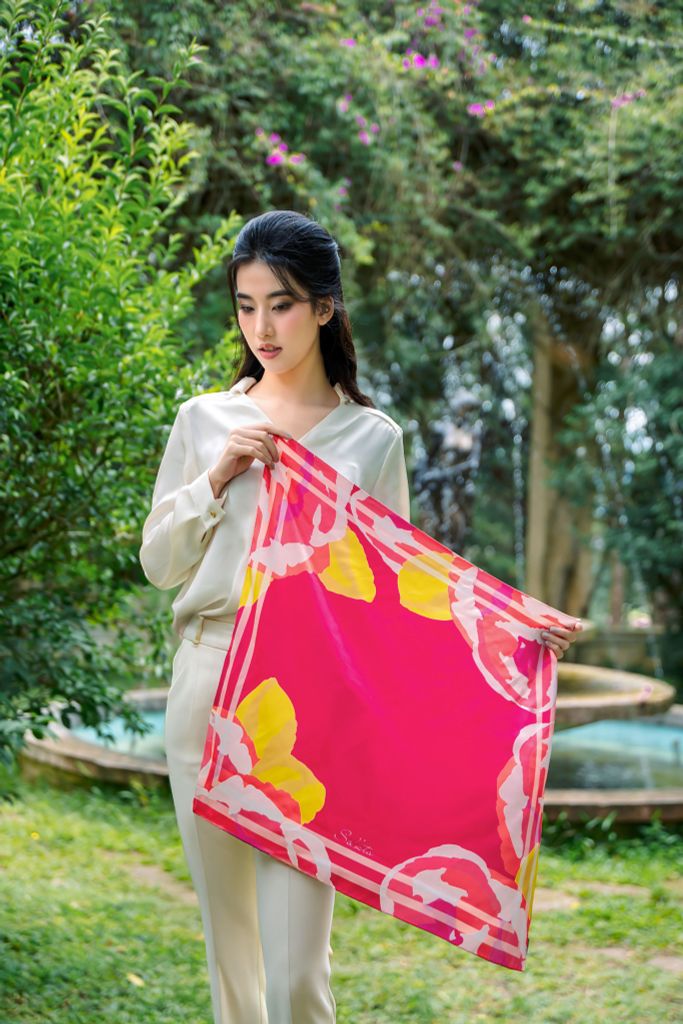 Khăn lụa Hoa Khai Bản Lĩnh 66*66cm