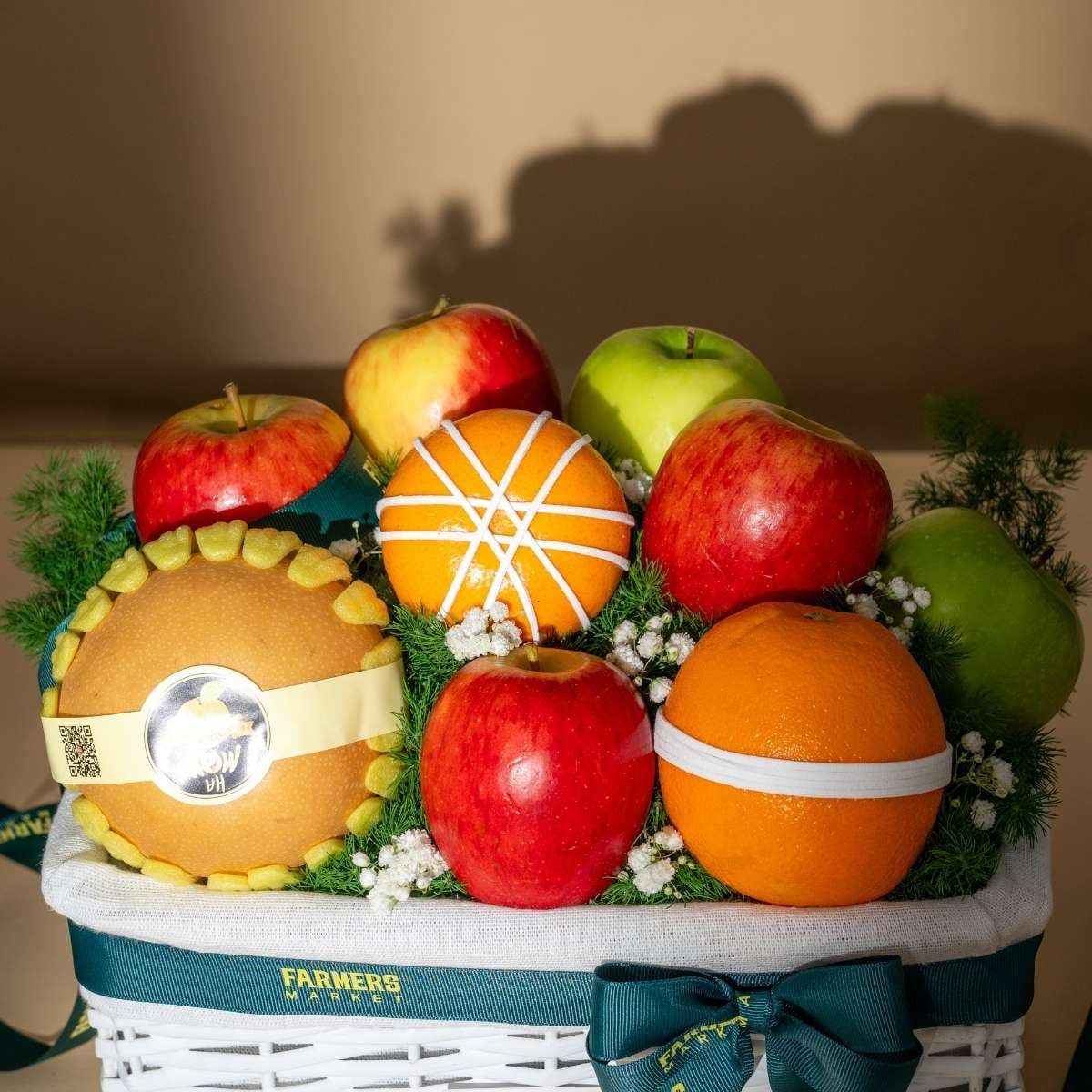  Giỏ Quà Trái Cây Các Loại Tone Trắng Cơ Bản 