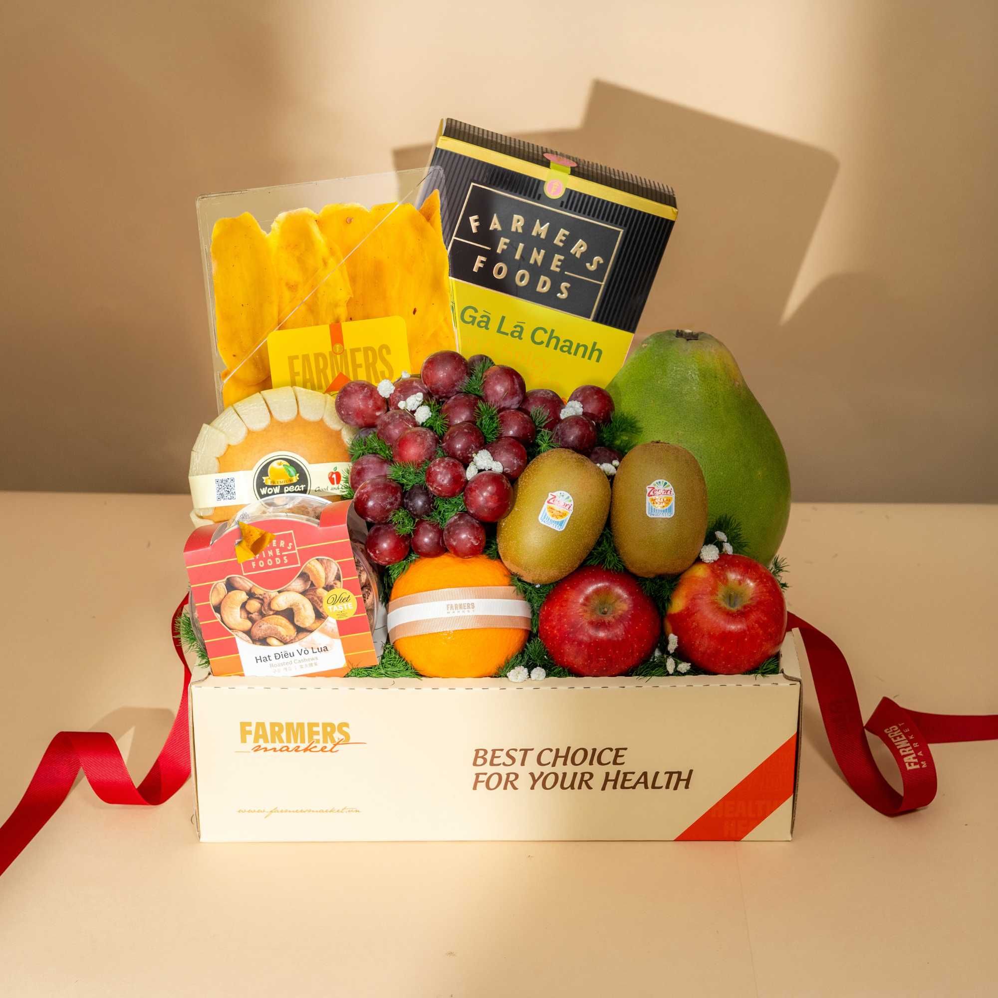  Giỏ Quà Trái Cây Và Ăn Vặt Tone Kem Tinh Tế 