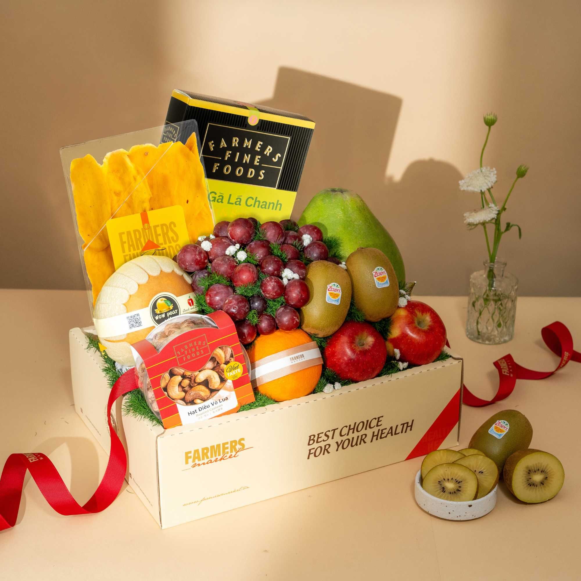  Giỏ Quà Trái Cây Và Ăn Vặt Tone Kem Tinh Tế 