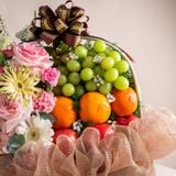  Giỏ Quà Trái Cây Và Hoa Tone Hồng Trắng Tinh Tế 