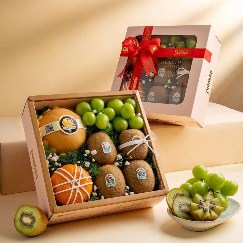  Hộp quà kiwi xanh và trái cây các loại tone hồng cơ bản 