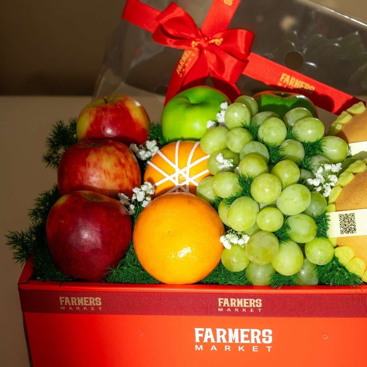  Hộp Quà Nho Xanh Và Trái Cây Hỗn Hợp Tone Đỏ Tiêu Chuẩn 